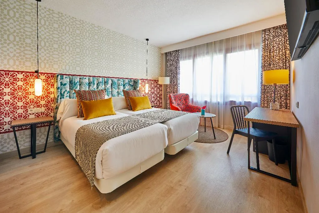 FAMILY ROOM CONNECTING ROOM Room, Hesperia Sevilla, Seville