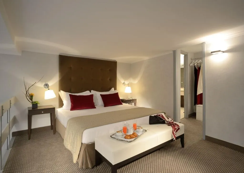 SUITE CAPACITY 3 Room, Colonna Palace, Rome