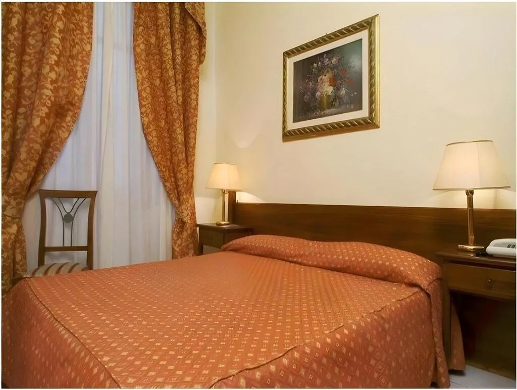 DOUBLE SINGLE USE STANDARD Room, Nizza, Rome
