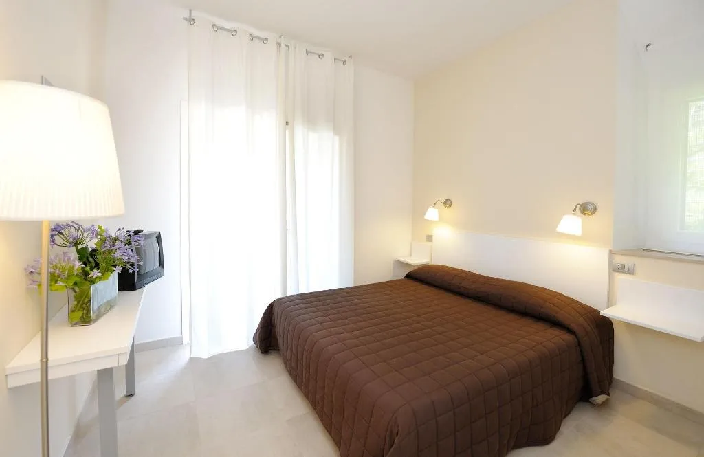 Room, Residence La Dolce Vita, Naples