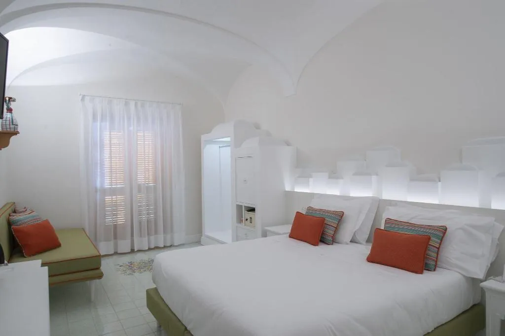 QUADRUPLE THREE BEDS Room, Tramonto D'oro, Naples