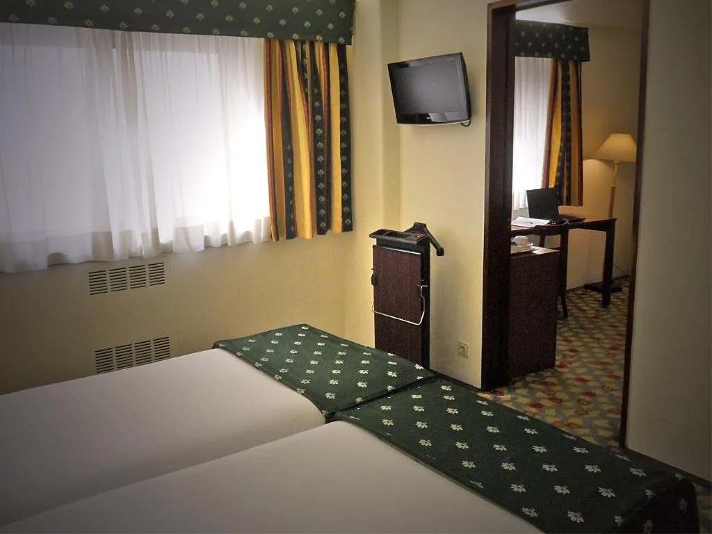 Double or Twin STANDARD Room, Jorge V, Lisbon