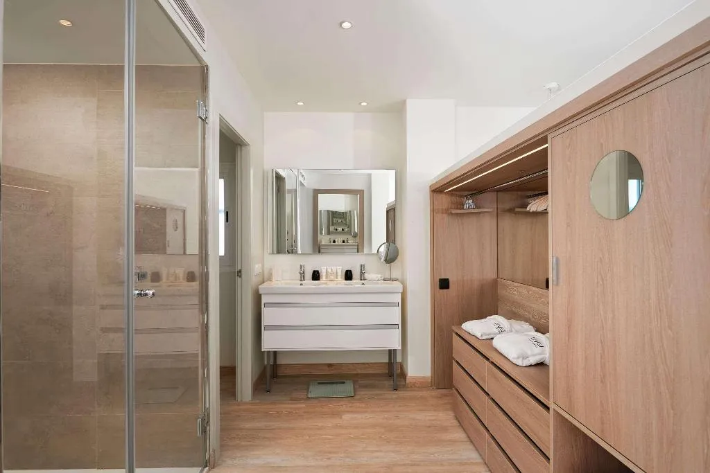 JUNIOR SUITE STANDARD Room, Melia Calvia Beach, Majorca