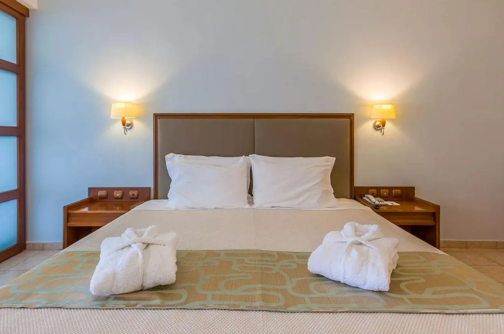 JUNIOR SUITE STANDARD Room, Kipriotis Maris Suites, Kos