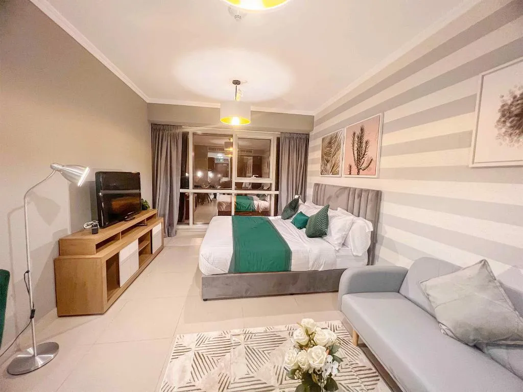 STUDIO ONE BED Room, Goldcrest Executive, Dubai