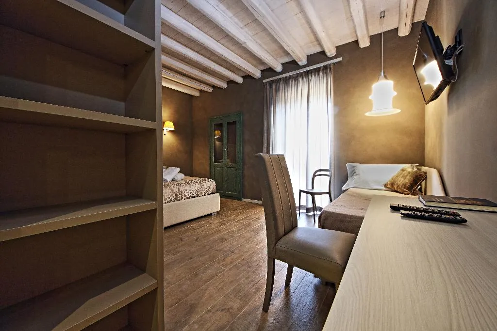 Room, Notti O'Tunn, Palermo
