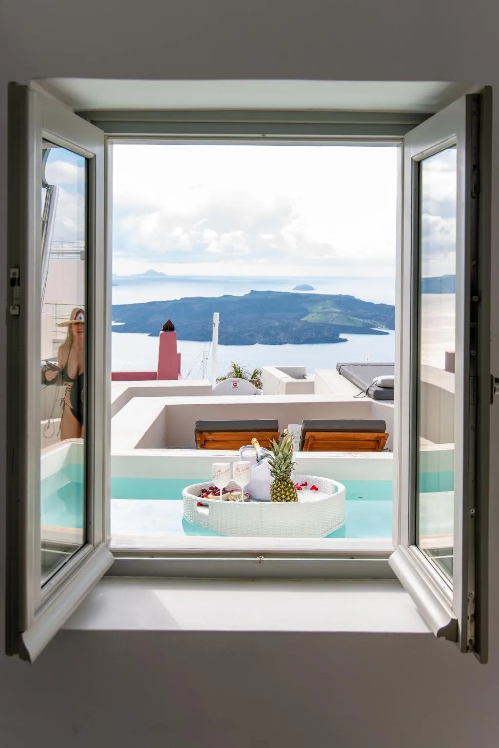 JUNIOR SUITE WITH JACUZZI Room, Caldera Cliff Illusion Suites, Santorini