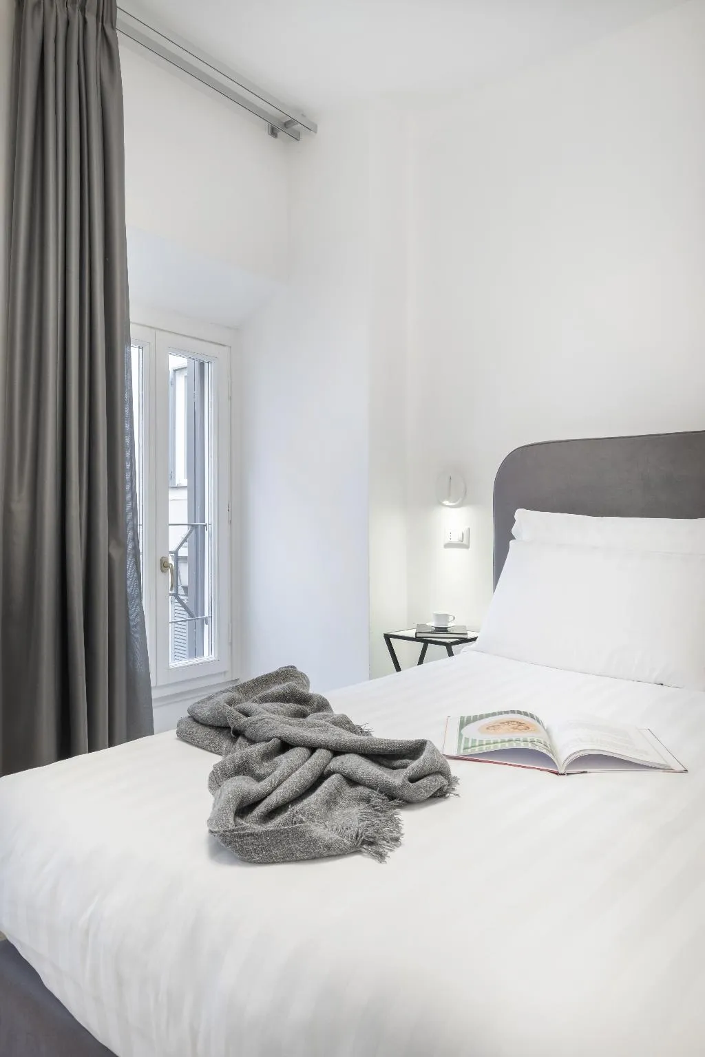 APARTMENT TWO BEDROOMS TWO BATHROOMS Room, Oriana Homèl Roma, Rome