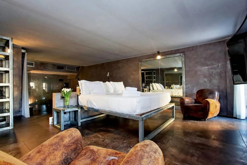 Room, Mama's Home Rome, Rome