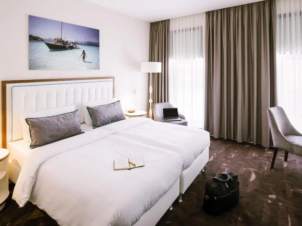DOUBLE SUPERIOR WITH DOUBLE BED Room, Hotel Moa Berlin, Berlin