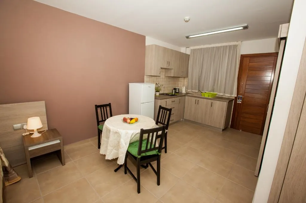STUDIO SUPERIOR Room, Crystallo Hotel Apts, Cyprus