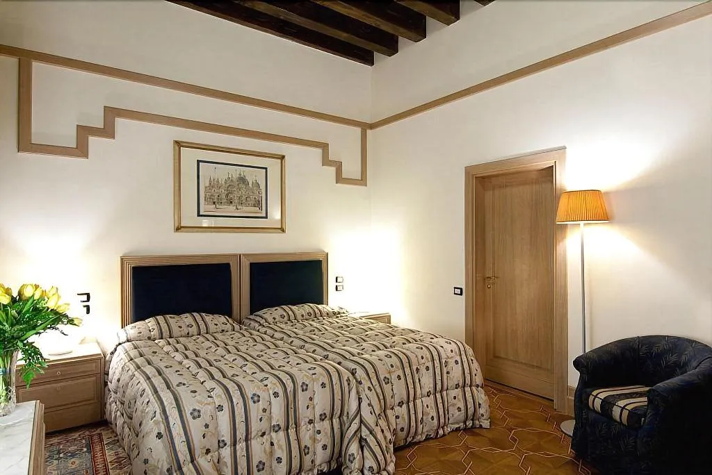 Room, Foscari Palace, Venice