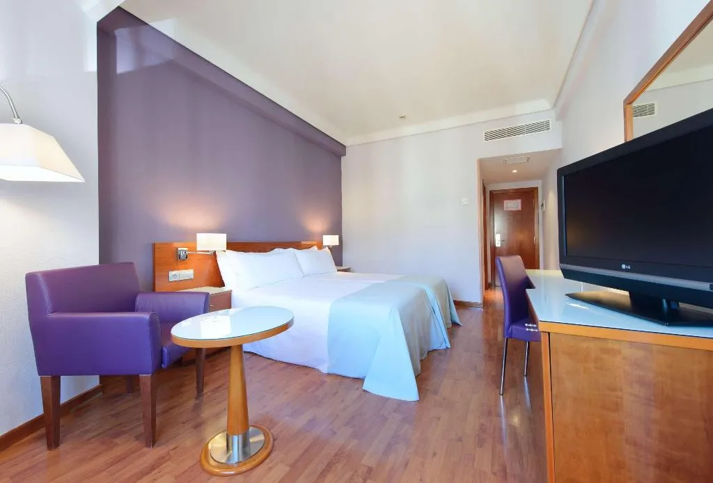 Double or Twin STANDARD Room, Hotel Madrid Centro Affiliated by Meliá, Madrid