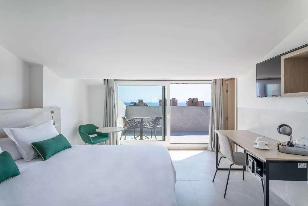 DOUBLE WITH TERRACE Room, Halley Hotel & Apartments Affiliated by Meliá, Costa Blanca