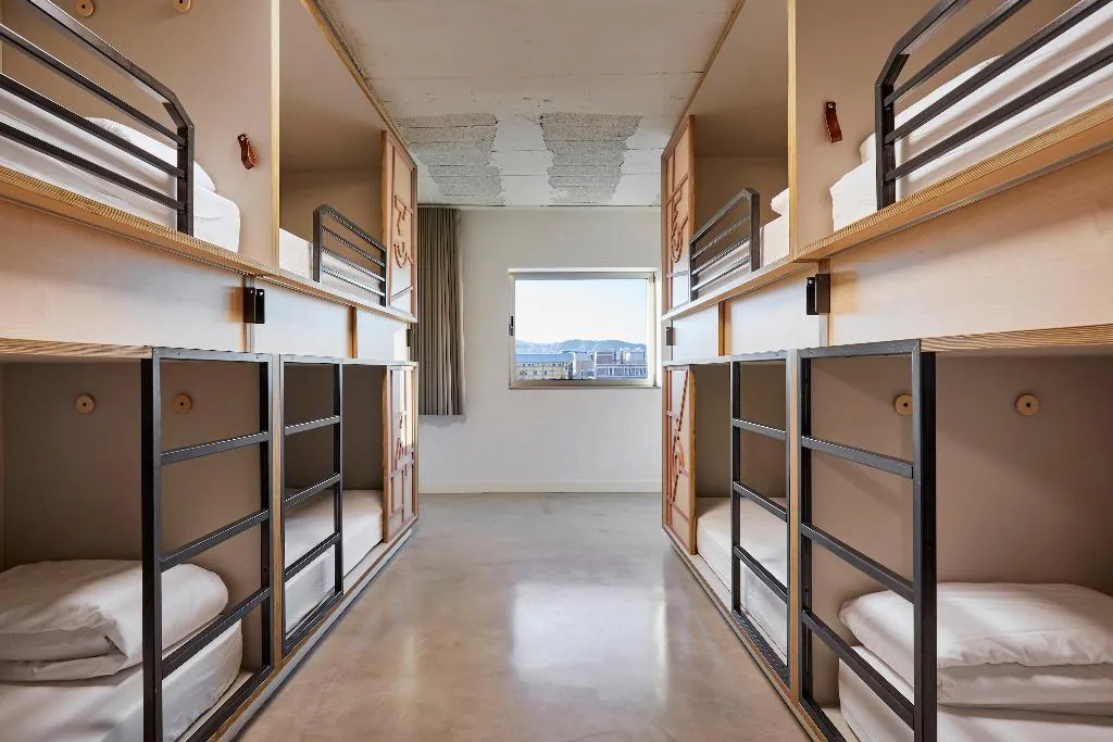 Bed in dormitory FEMALE ROOM WITH SHARED BATHROOM Room, Unite Hostel Barcelona, Barcelona