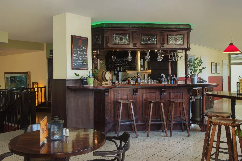 Bar, City Hotel Berlin East, Berlin