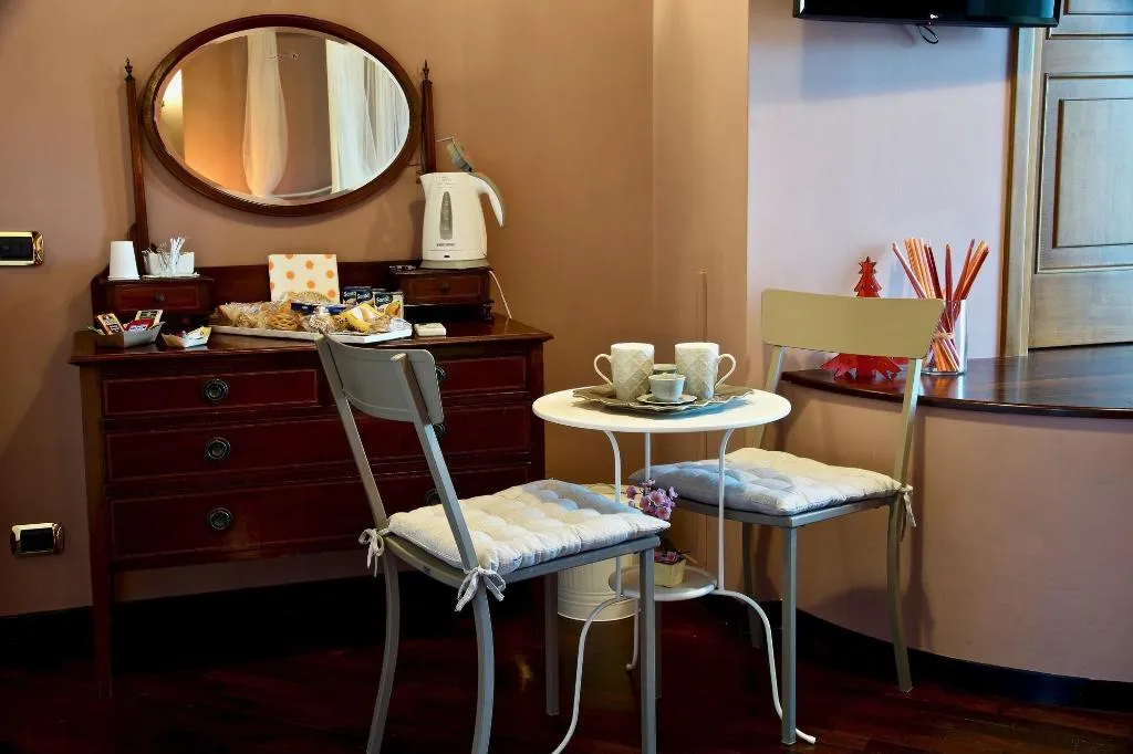 Room, B&b A'Luggetella, Naples