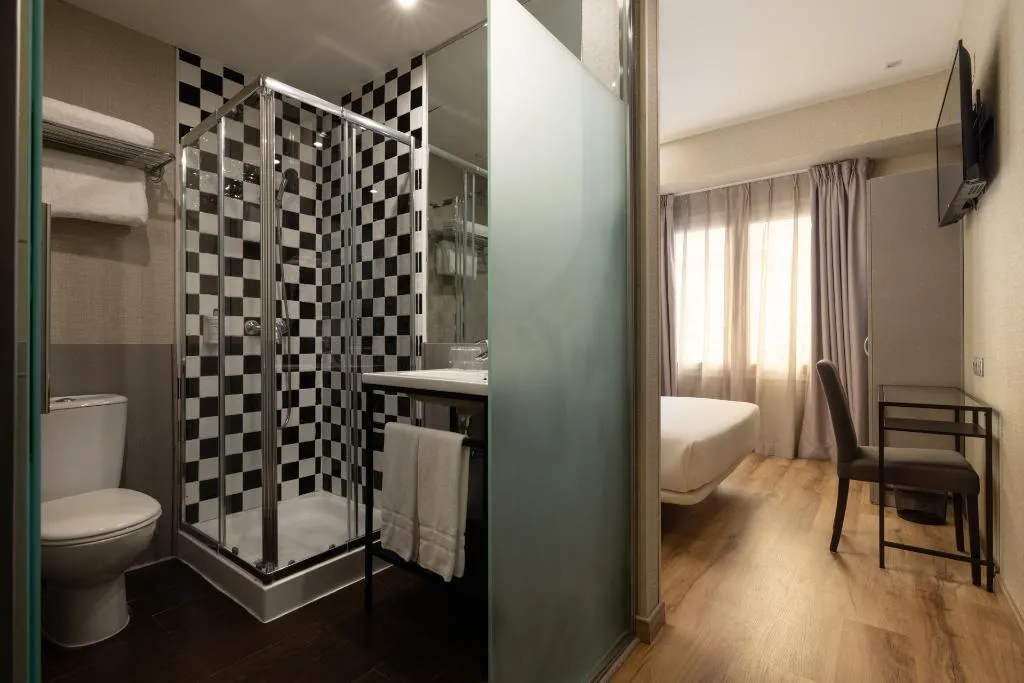 Room, Avenida Gran Via, Madrid