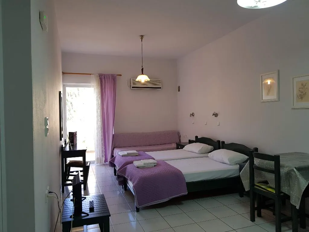 STUDIO WITH BALCONY Room, Zinovia Apartments, Crete