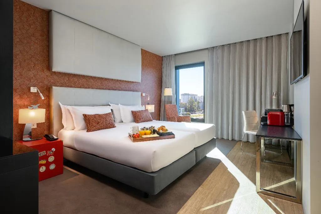 DOUBLE DELUXE PREMIUM Room, Melia Lisboa Aeroporto, Lisbon