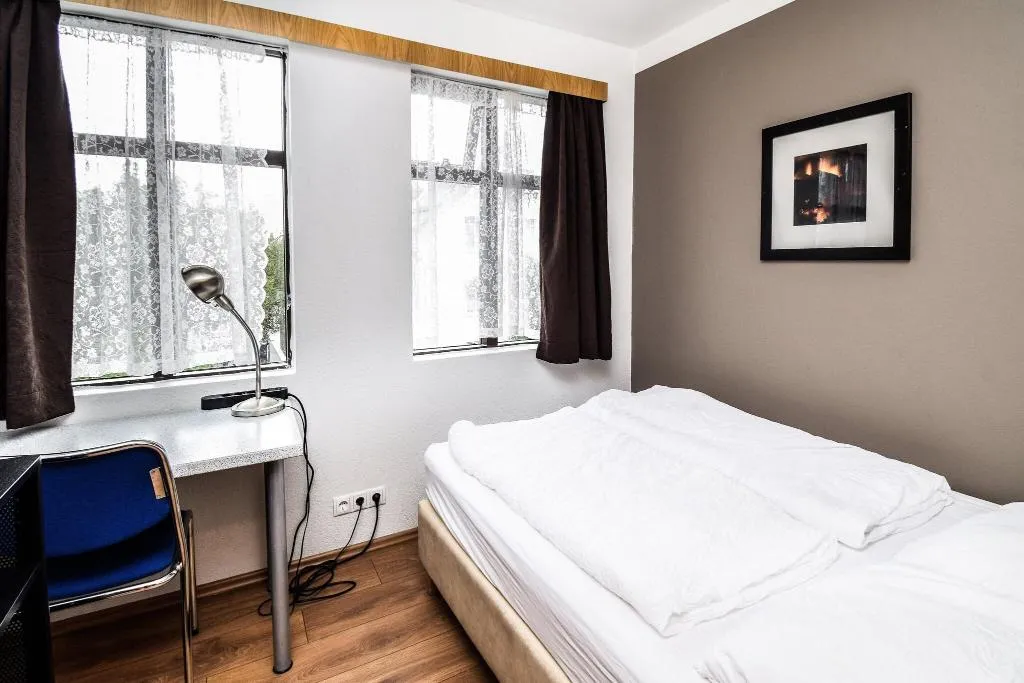 DOUBLE ECONOMY WITH SHARED BATHROOM Room, Aurora Guesthouse, Reykjavik
