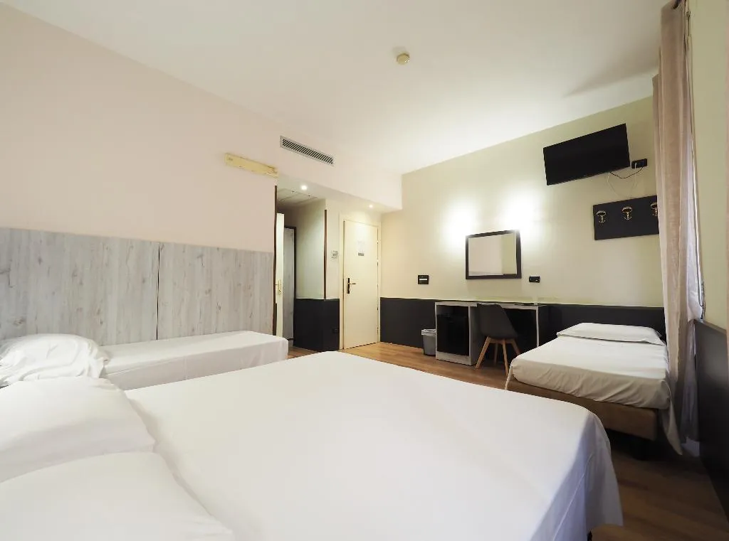 QUADRUPLE STANDARD Room, Osimar, Rome