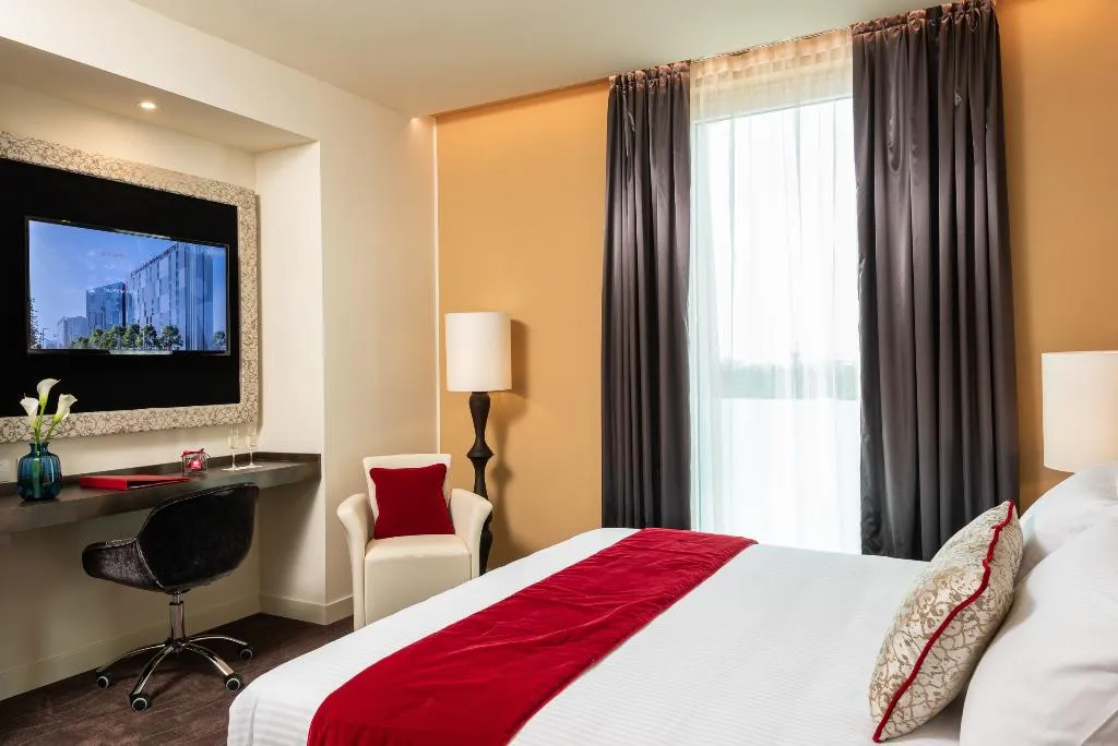 QUADRUPLE DELUXE Room, Leonardo Royal Hotel Venice Mestre, Venice