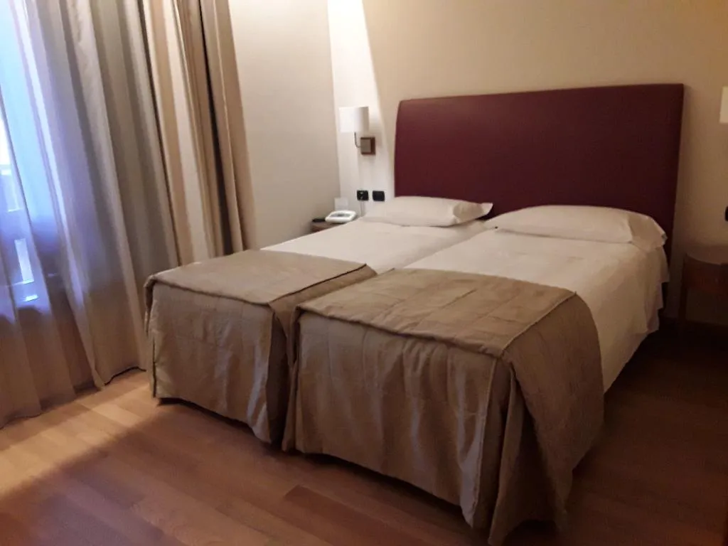 TWIN SUPERIOR Room, Monica Hotel Fiera, Milan