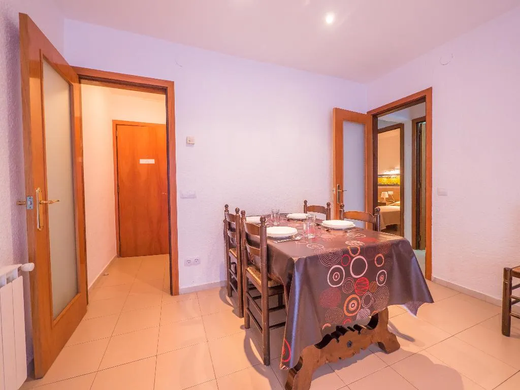 APARTMENT CAPACITY 5 ONE BEDROOM Room, Apartaments AR Isern, Costa Brava