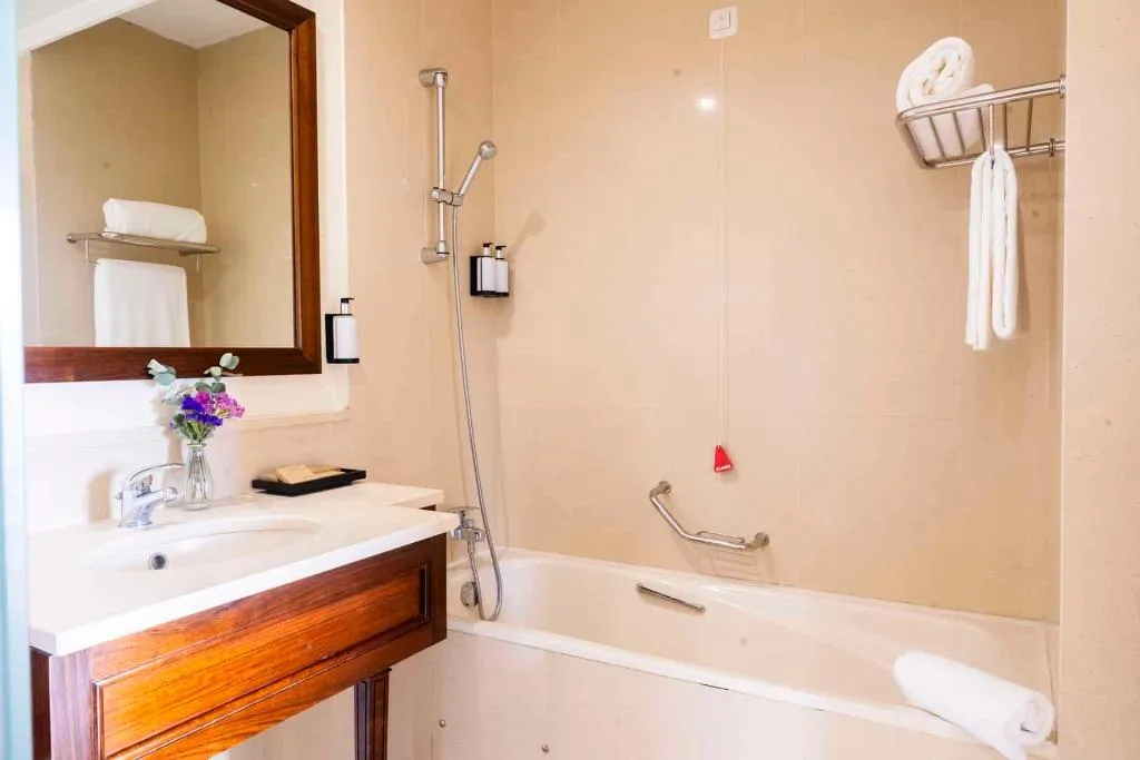 JUNIOR SUITE STANDARD Room, Quinta Funchal Gardens - Adults Only, Madeira
