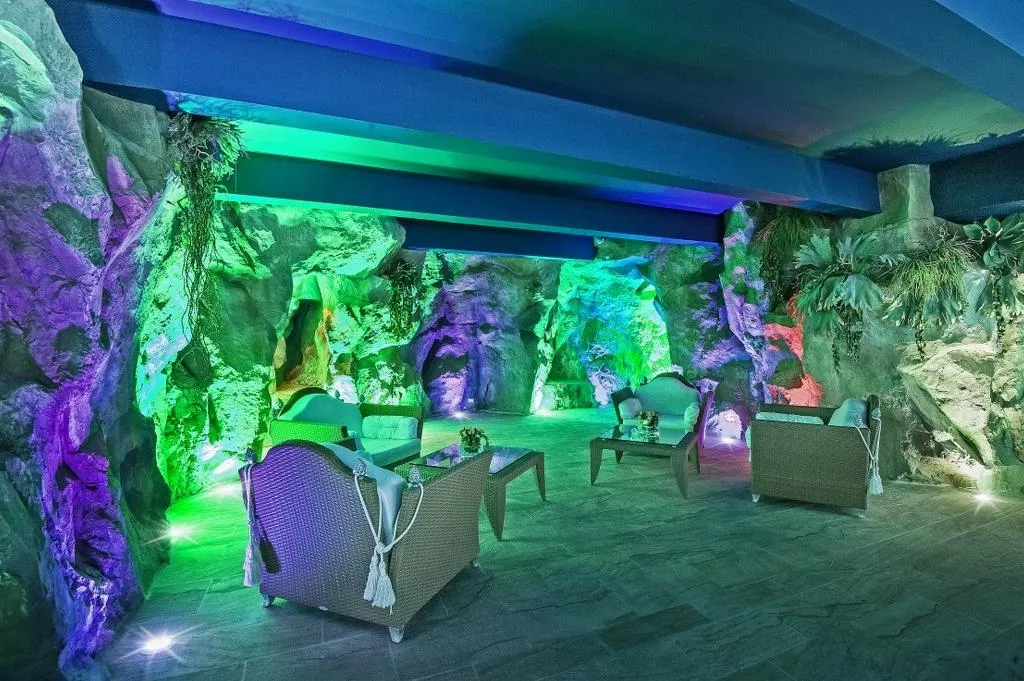 Sports and Entertainment, Regina Palace, Milan