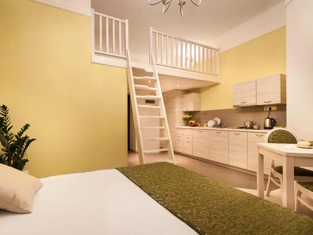 STUDIO WITH DOUBLE BED Room, Apartments Bonerowska 5, Krakow