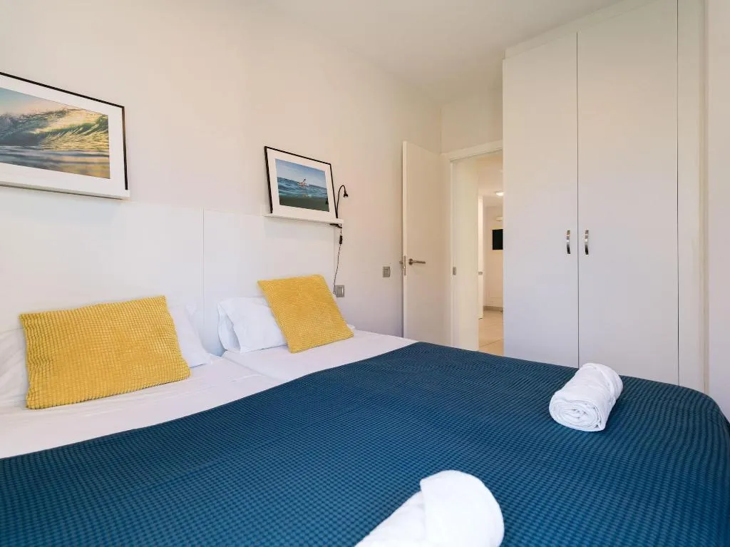 Room, Tusity Yeah, Gran Canaria