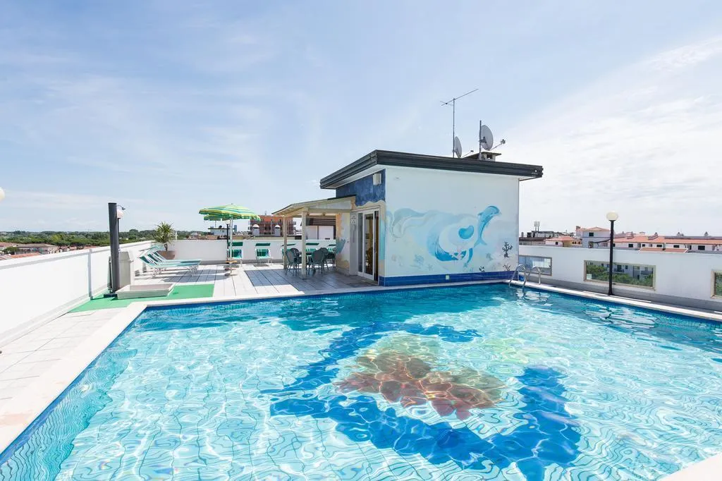 Pool, Christian, Venice