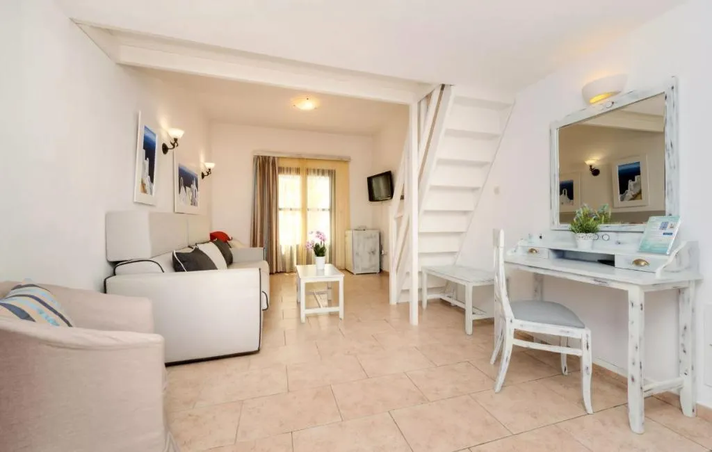 SUITE GRAND Room, Mathios Village, Santorini