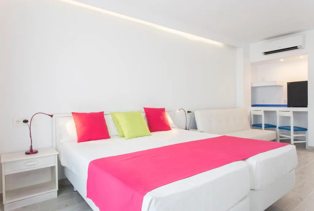 Double or Twin WITH BALCONY Room, Guya Wave, Majorca