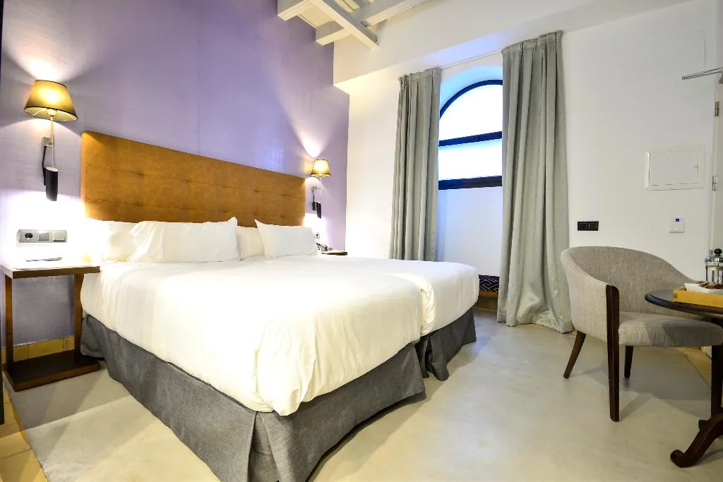 TWIN TWO BEDS Room, Legado Alcazar, Seville