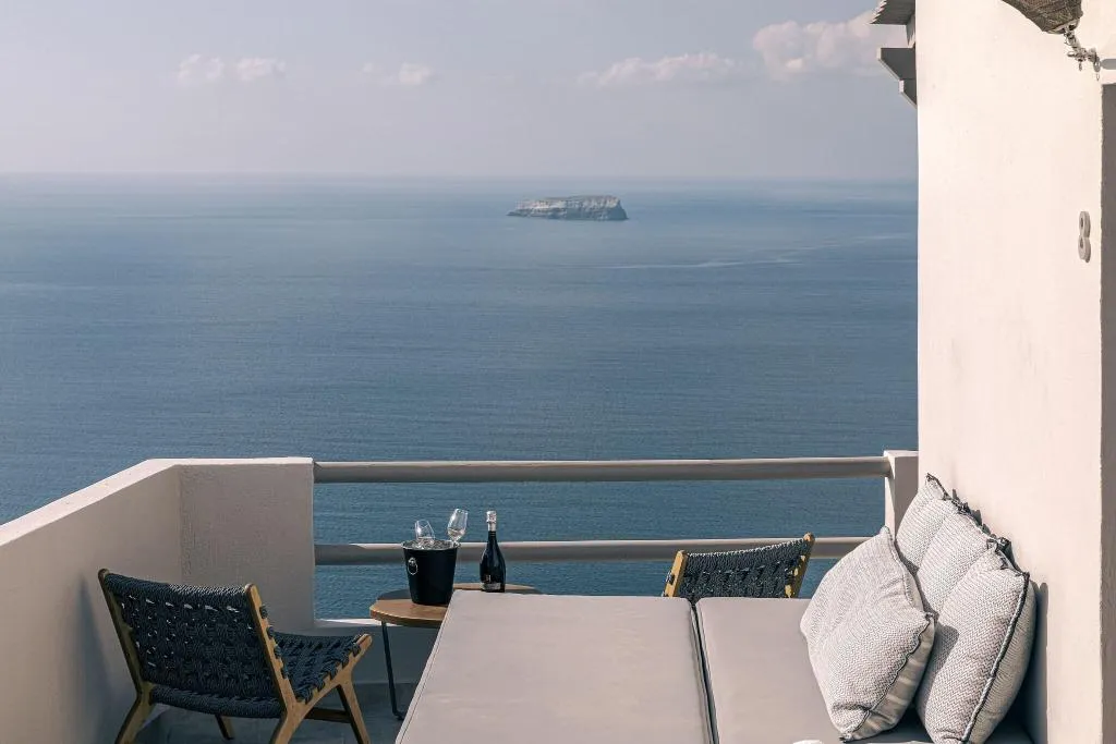 DOUBLE WITH JACUZZI Room, Grand View Hotel, Santorini