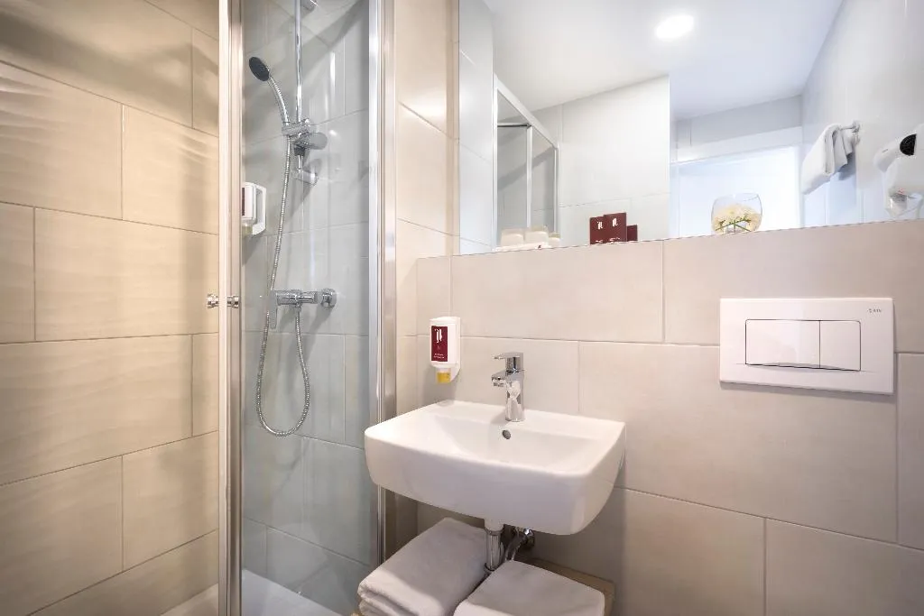 TWIN SIDE SEA VIEW WITH BALCONY Room, Remisens hotel Epidaurus, Dubrovnik