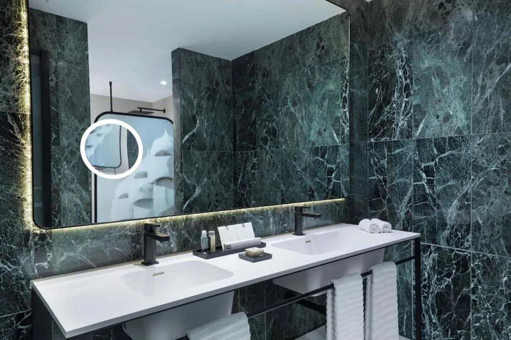 DOUBLE SUPERIOR KING BED Room, Renaissance Barcelona, Barcelona