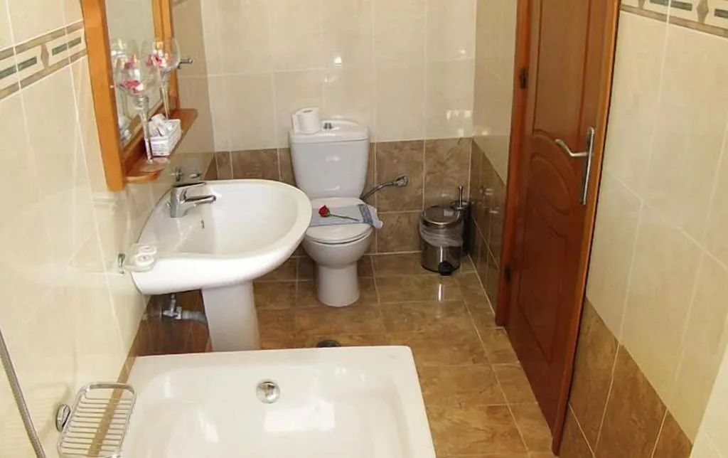 Room, Futura, Crete