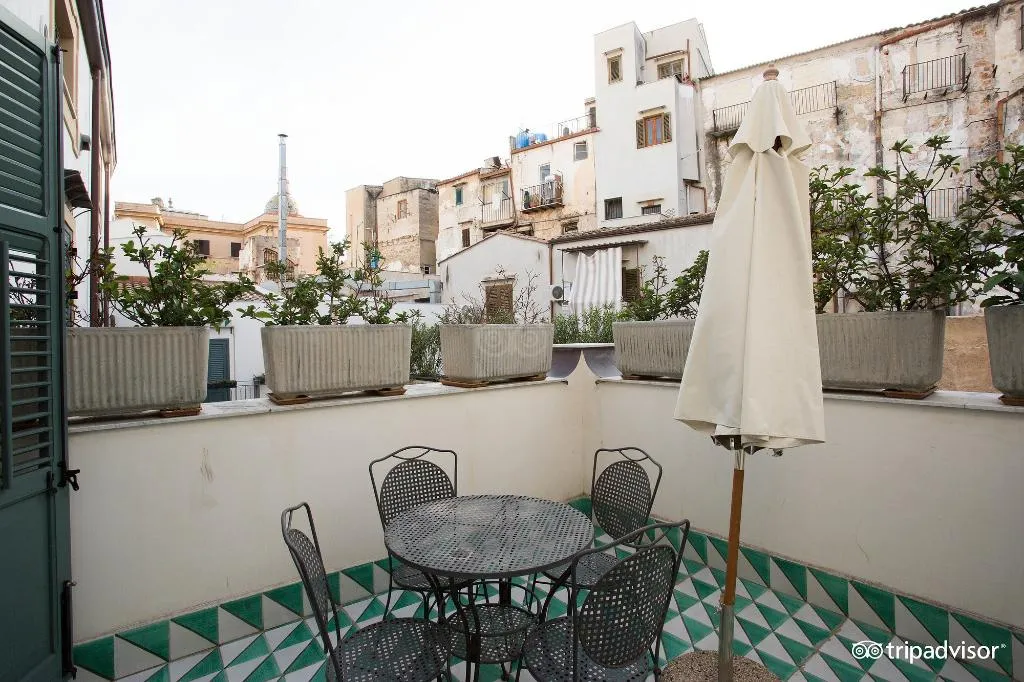 SUITE WITH KITCHENETTE Room, Palazzo Brunaccini, Palermo