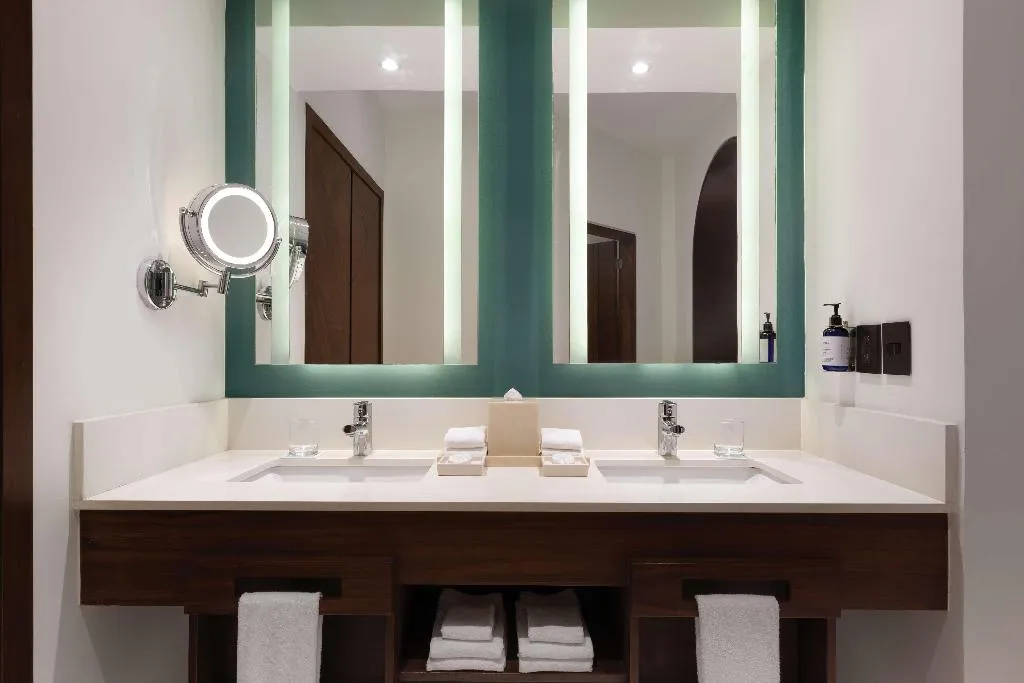 JUNIOR SUITE OCEAN FRONT KING BED Room, Hyatt Vivid Playa Del Carmen - Adults Only, Playa Del Carmen