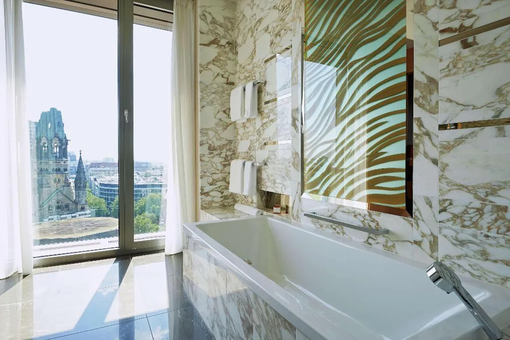 Room, Waldorf Astoria Berlin, Berlin
