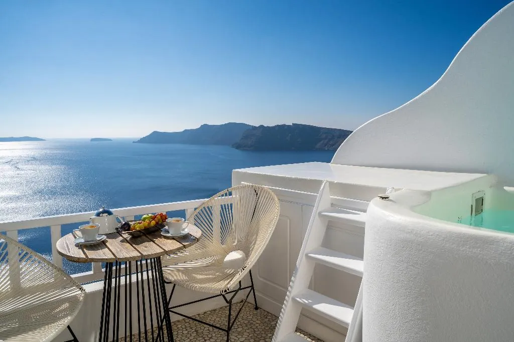 SUITE EXECUTIVE Room, Delfini Villas, Santorini