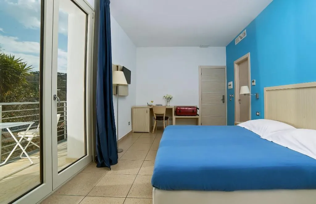 Room, Demariahouse, Naples