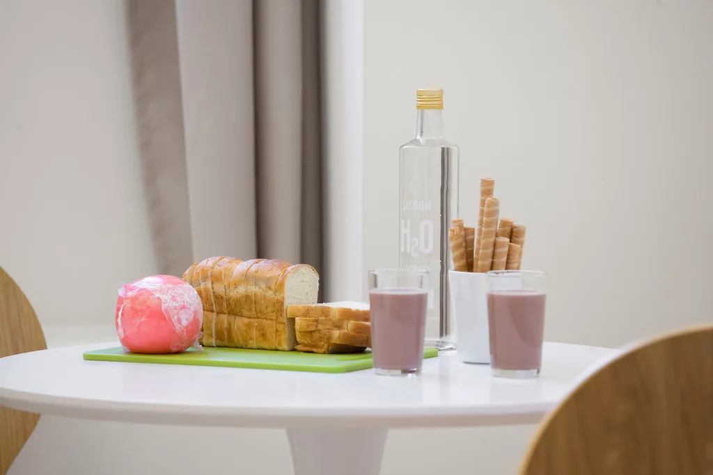 STUDIO STANDARD Room, Lisbon Serviced Apartments - Ascensor da Bica, Lisbon