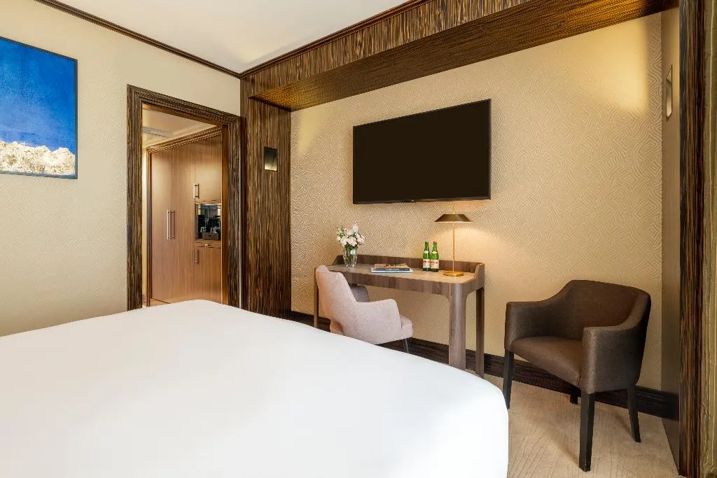 DOUBLE DELUXE Room, NH Collection Prague Carlo IV, Prague