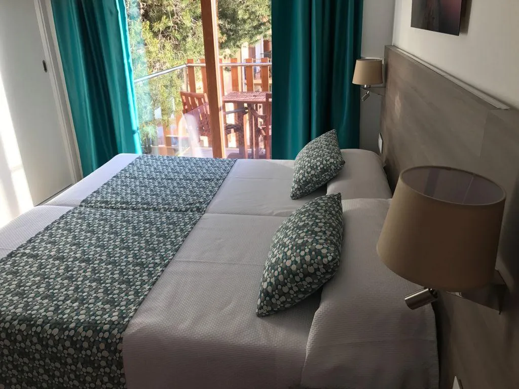 Double or Twin STANDARD Room, Playa Ferrera, Majorca