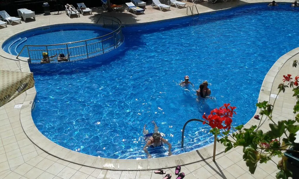 Pool, Tintyava, Varna
